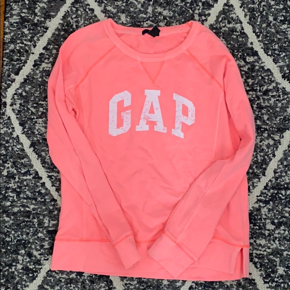 Medium Bright pink GAP sweatshirt